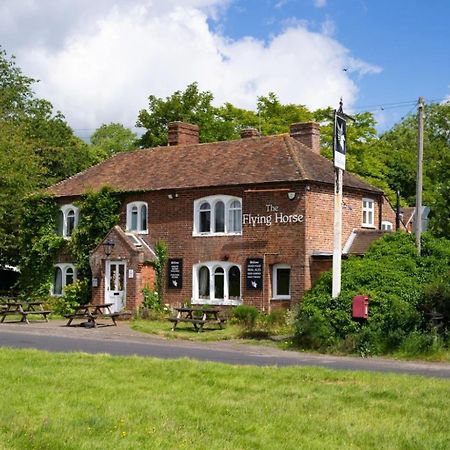 The Flying Horse Inn Boughton Aulph المظهر الخارجي الصورة