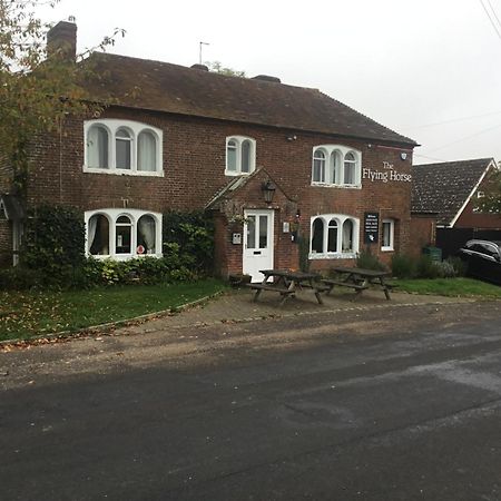 The Flying Horse Inn Boughton Aulph المظهر الخارجي الصورة