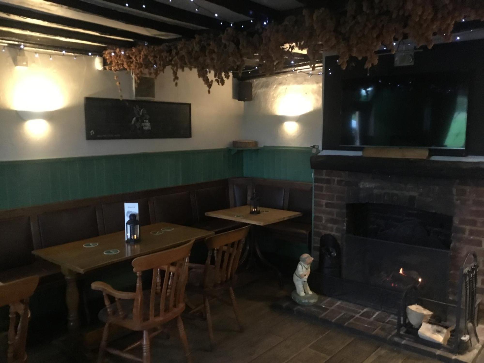 The Flying Horse Inn Boughton Aulph المظهر الخارجي الصورة