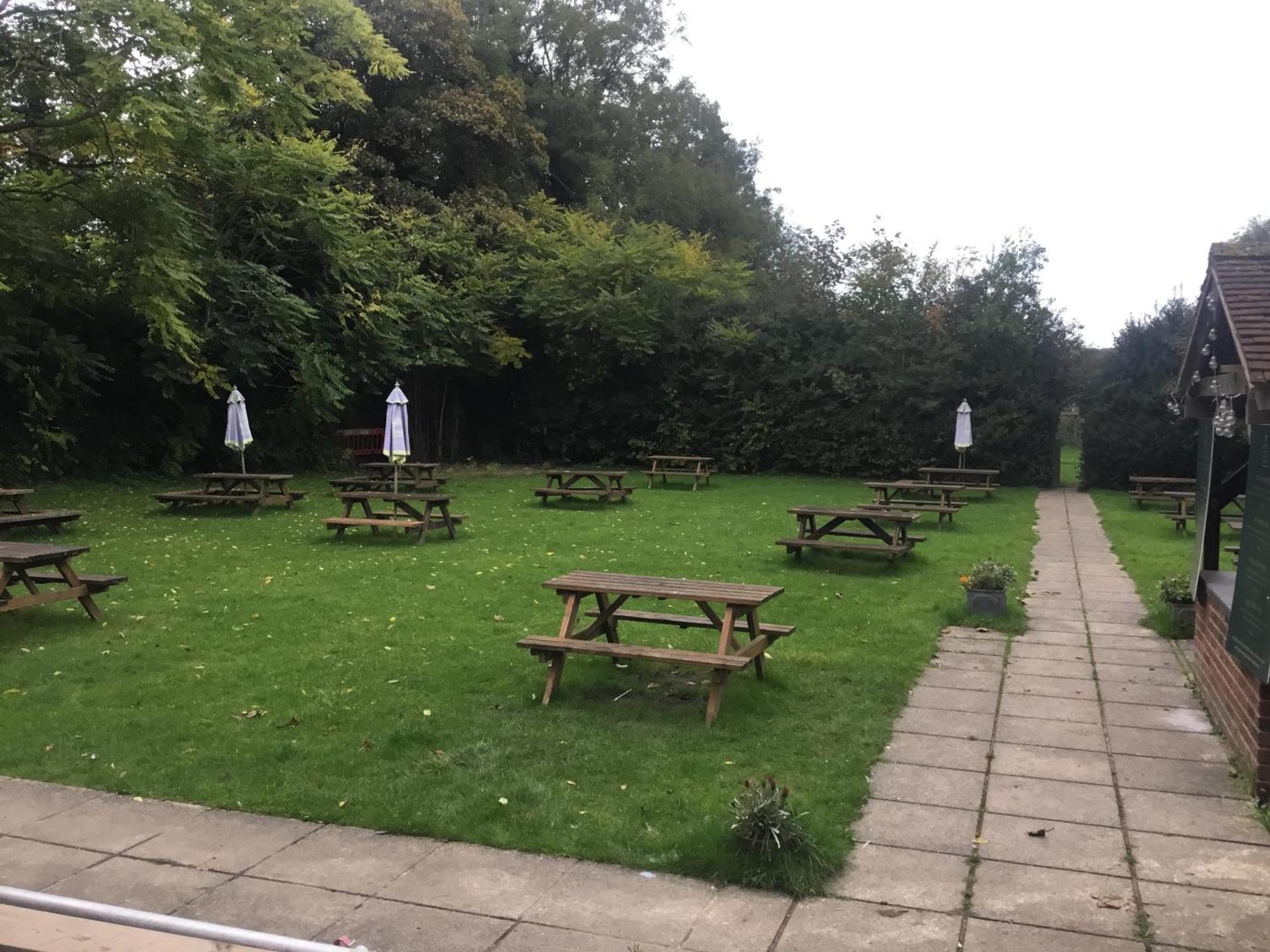 The Flying Horse Inn Boughton Aulph المظهر الخارجي الصورة