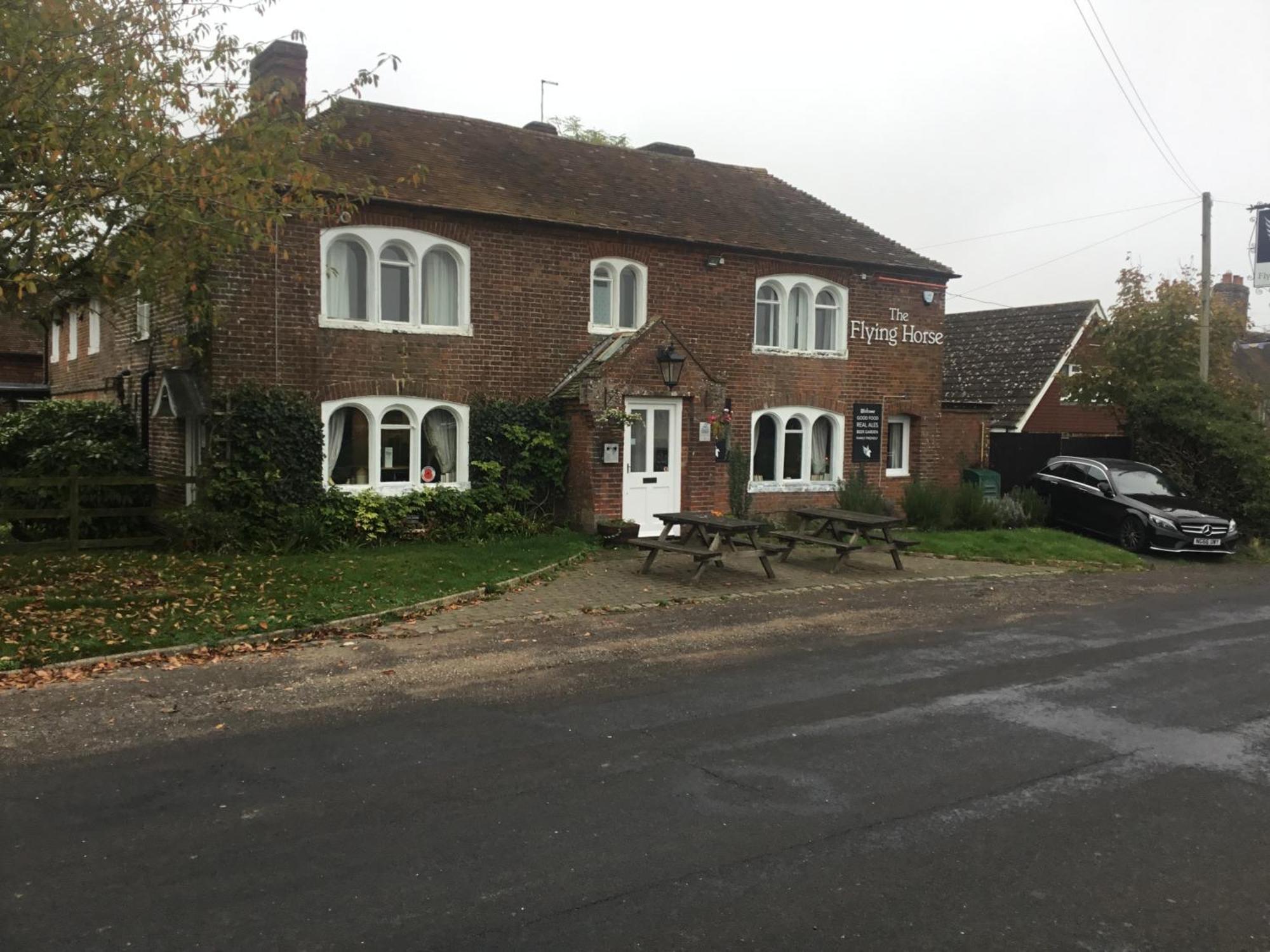 The Flying Horse Inn Boughton Aulph المظهر الخارجي الصورة